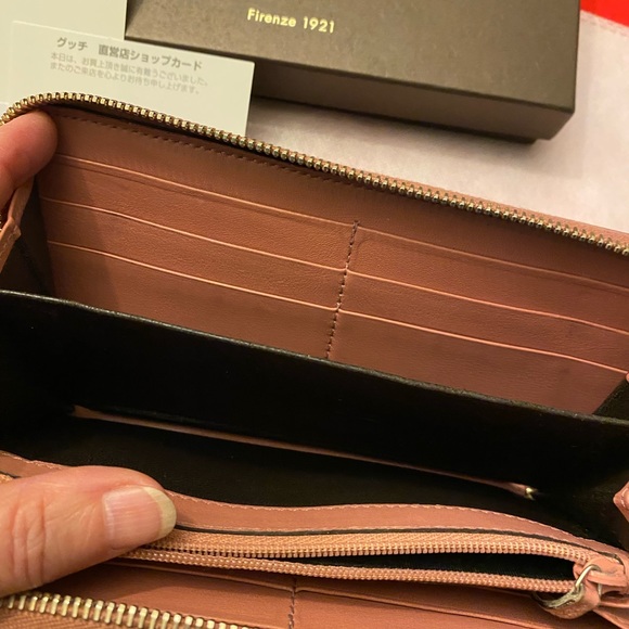 Gucci Zip-Around Wallet Heart Charm - Picture 7 of 12